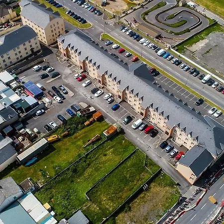 In The Heart Of - Beautiful, Spacious And Modern Two Bedroom * Bundoran