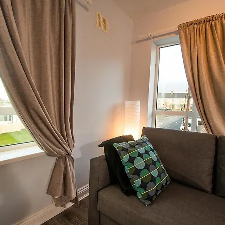 In The Heart Of - Beautiful, Spacious And Modern Two Bedroom