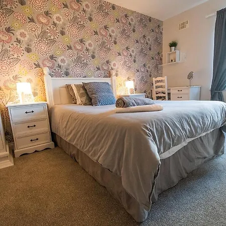 In The Heart Of - Beautiful, Spacious And Modern Two Bedroom Apartament