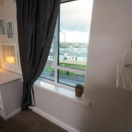 In The Heart Of - Beautiful, Spacious And Modern Two Bedroom * Bundoran