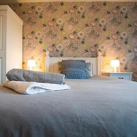 In The Heart Of - Beautiful, Spacious And Modern Two Bedroom * Bundoran