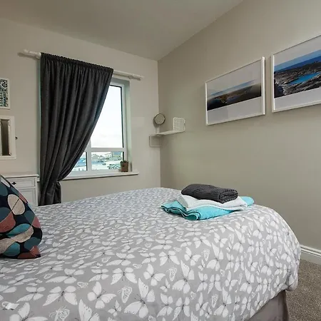 In The Heart Of - Beautiful, Spacious And Modern Two Bedroom * Bundoran