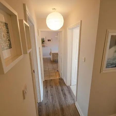 In The Heart Of - Beautiful, Spacious And Modern Two Bedroom