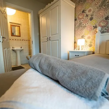 In The Heart Of - Beautiful, Spacious And Modern Two Bedroom Apartament *
