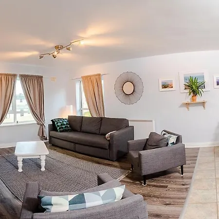 In The Heart Of - Beautiful, Spacious And Modern Two Bedroom Apartament